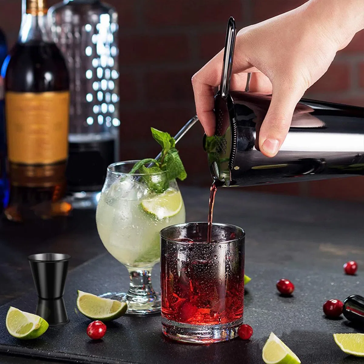 Boston Shaker - Juego de coctelera para camarero, 12 piezas, coctelera con colador, coctelera de Martini con coctelera de alcohol mixta de 18 onzas y 28 onzas, herramienta profesional de barra de
