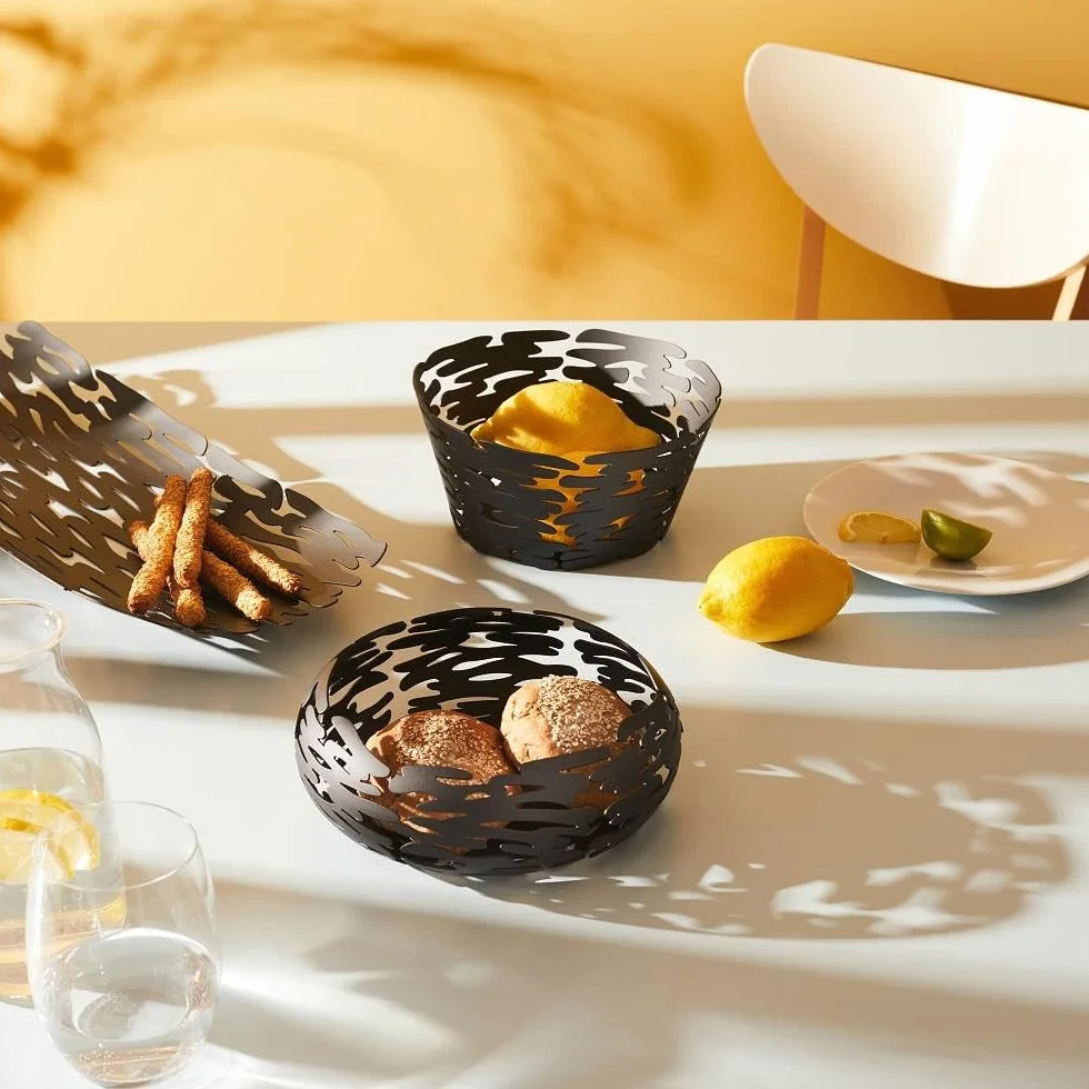 Alessi BM02 B Barknest, Cesto redondo en acero colorado con resina epossidica, negro