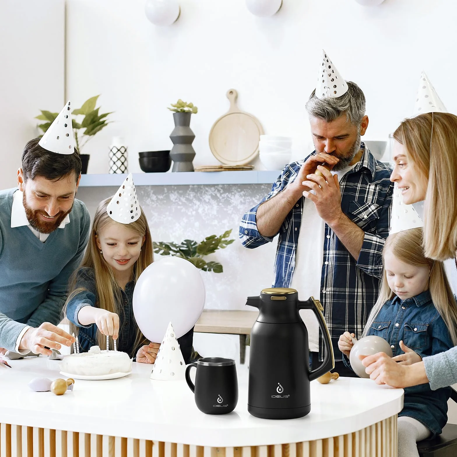 IDEUS® Termo de 2 l, acero inoxidable de doble pared, aislamiento al vacío, tetera caliente para café, sin BPA (negro y dorado)