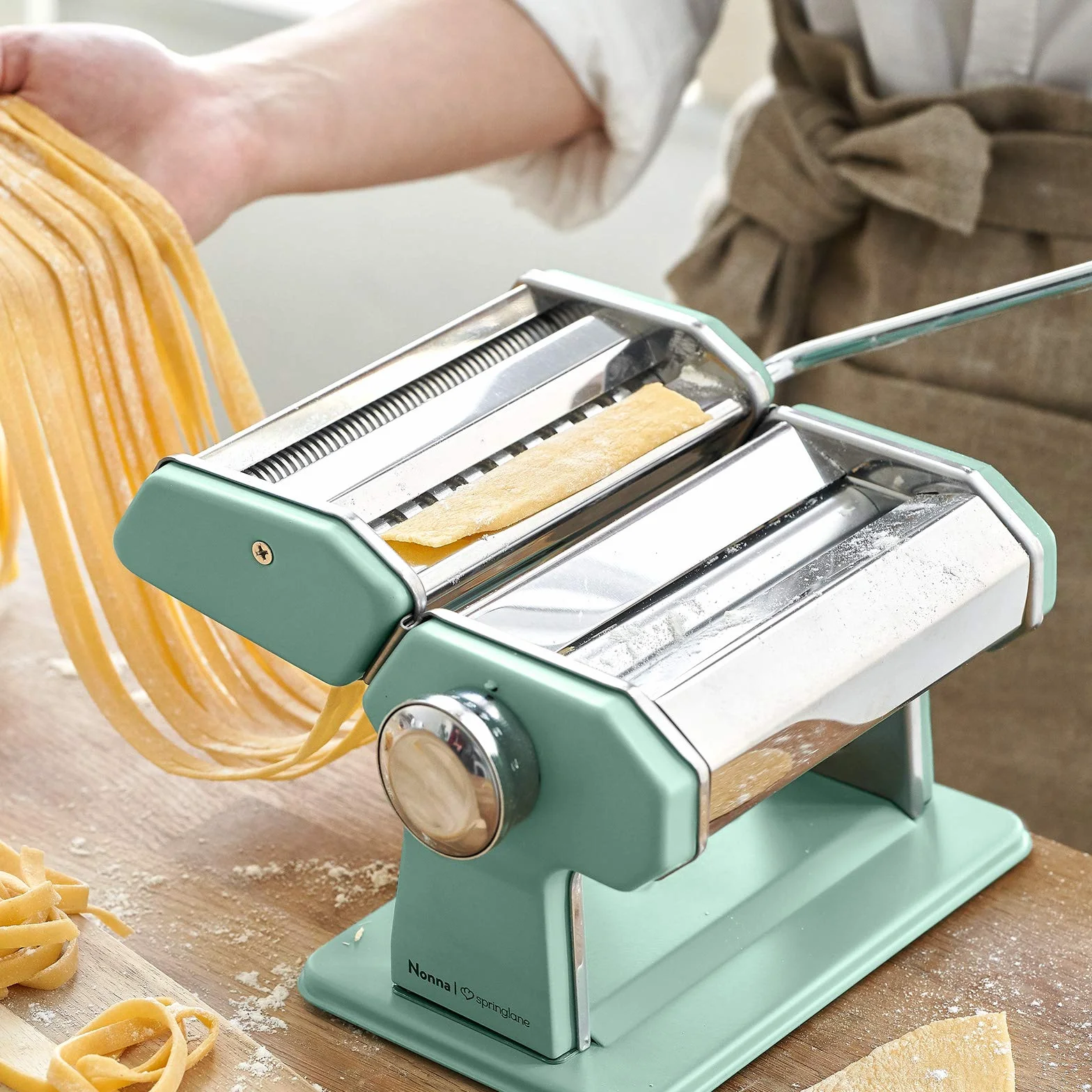 SPRINGLANE Máquina de fideos manual Nonna con Accesorio para linguine, Acero inoxidable, Máquina para hacer pasta, incluye secador de pasta y 3 accesorios para cortar espaguetis, lasaña, tallarines