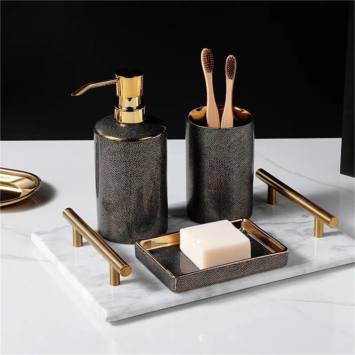 Juego de dispensador de jabón de baño de cerámica, dispensador de jabón líquido, botella de loción, soporte para cepillo de dientes, accesorios de baño dorados para decoración funcional y elegante