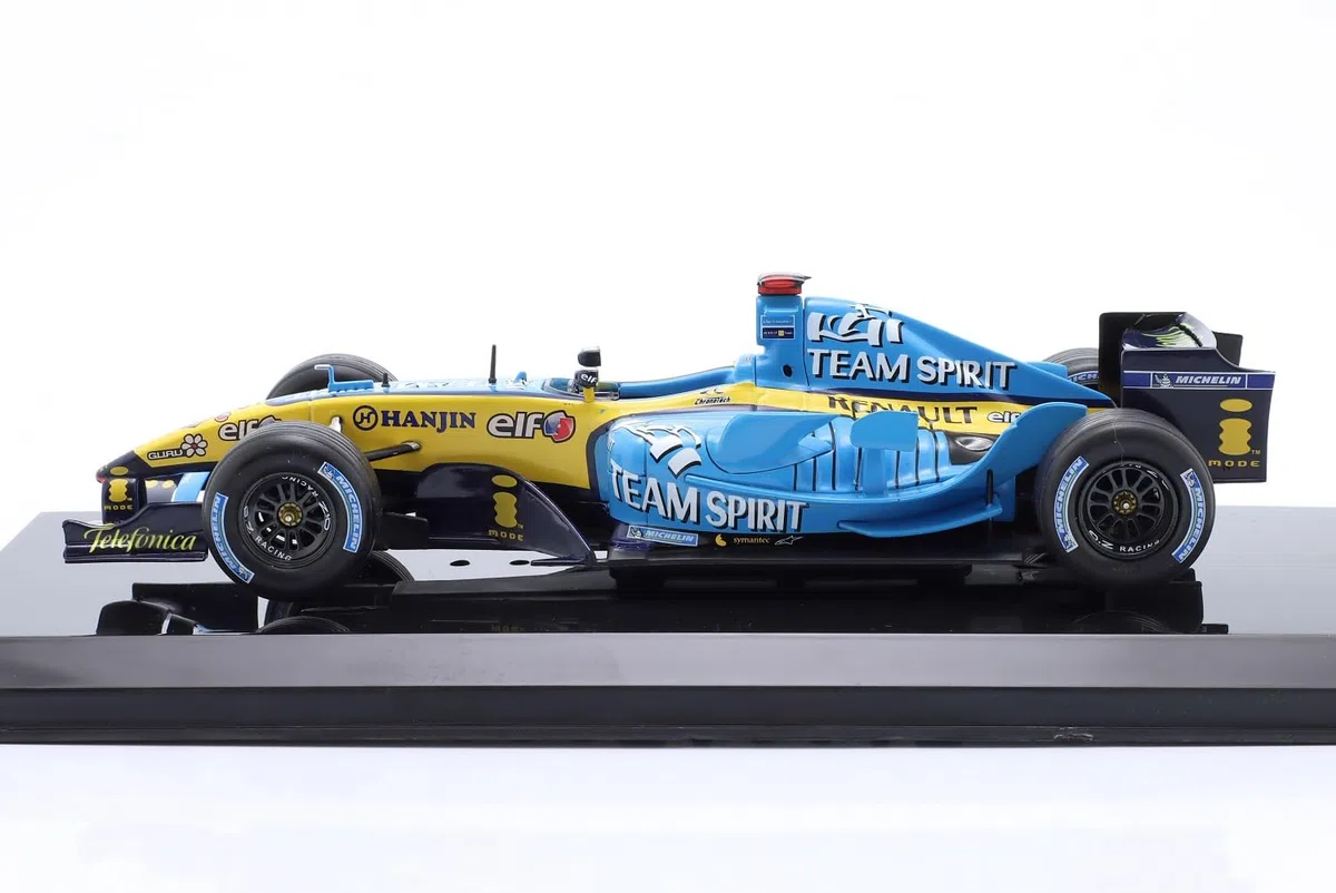 OPO 10 - Fórmula 1 Escala 1/24 Compatible con Renault R25 Fernando Alonso 2005 Campeón del Mundo Model Car OR028