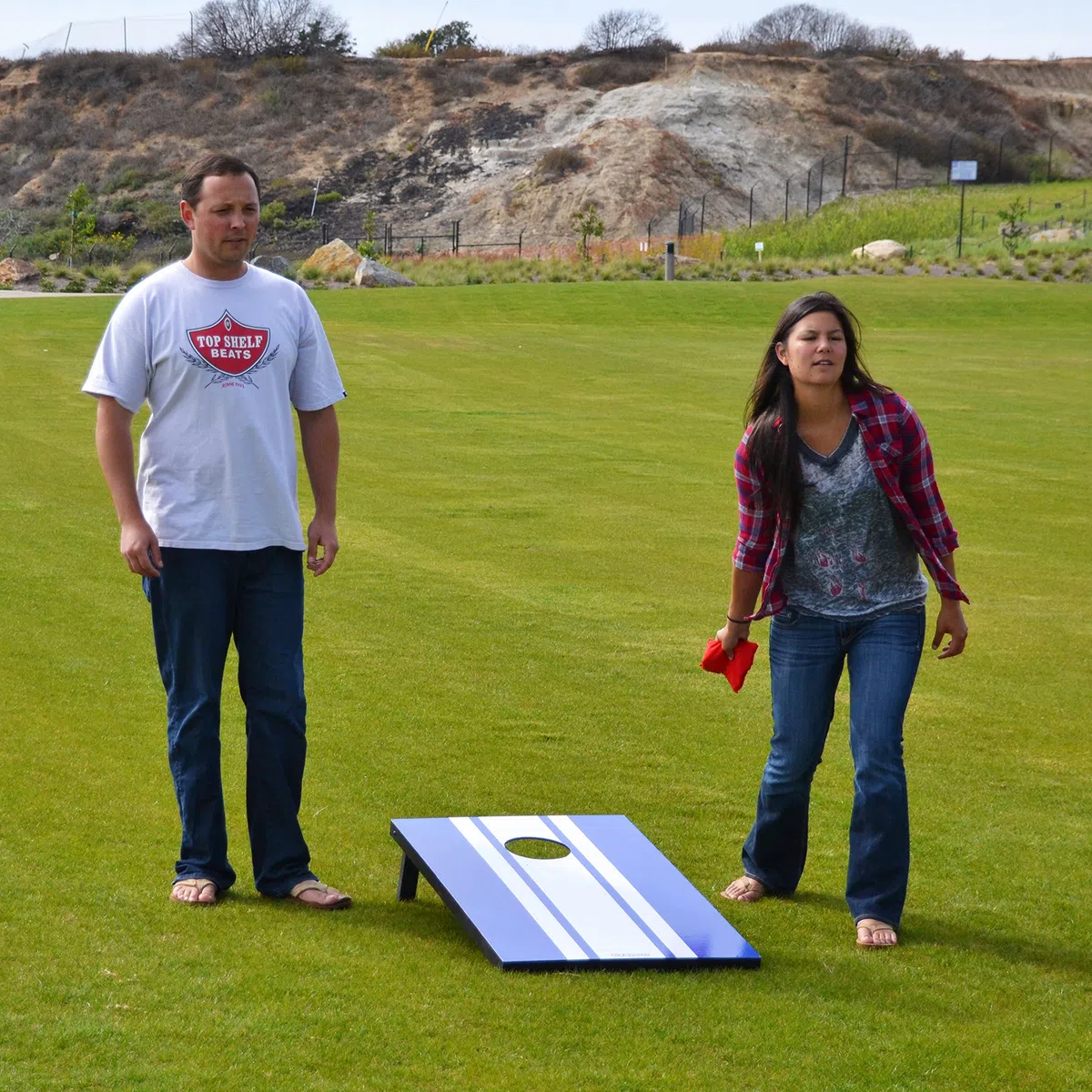 GoSports Juego clásico de Cornhole: Incluye 8 puf, Estuche de Viaje y Reglas de Juego (elección de Estilo)