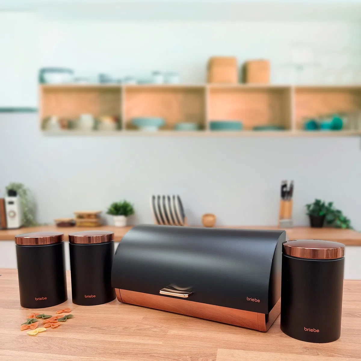 briebe Set Panera de Mesa + Juego de 3 Botes Cocina Almacenaje, Acero Inoxidable, Contenedor para Guardar Pan y Bollería, Tapa Deslizante, Diseño Moderno, Bread Box, Negro Mate/Oro Rosa