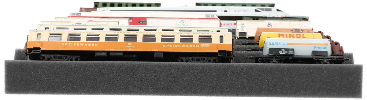 Feldherr EUMFJLA01 Zugliege - H0 Gauge - 9 compartments for Model Railway locomotives, Wagons and Vehicles, Amount:2 pcs.
