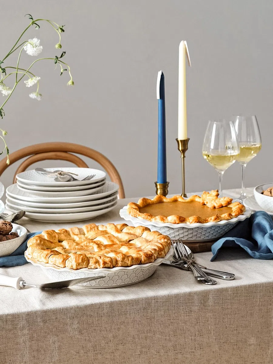 LE TAUCI Moldes de cerámica para hornear, plato de pastel de 9 pulgadas para pastel de manzana, plato redondo para hornear, molde profundo de 36 onzas, juego de 2, fuegos artificiales + peine de miel,