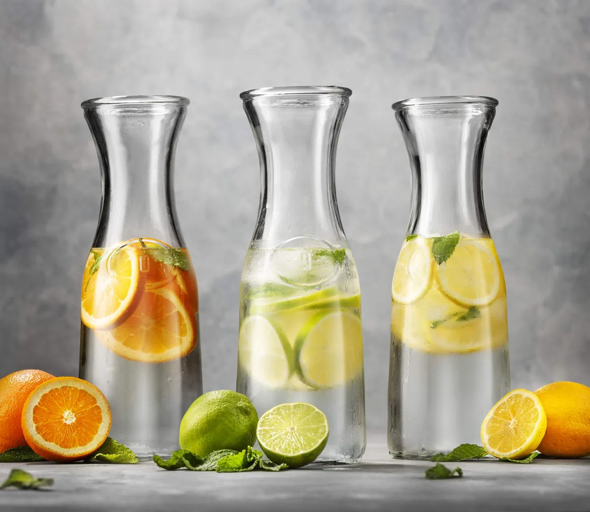 Kook Jarra de vidrio, suministros de barra Mimosa, jarras con tapa, jarra de agua de vidrio, dispensadores de bebidas para fiestas, té, vino y jugo, tapas de plástico, aptas para lavavajillas, 35