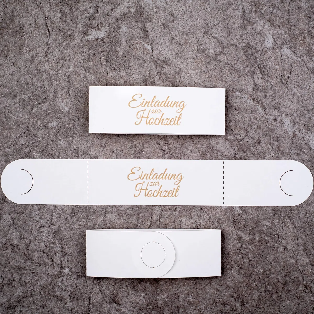 20 invitaciones de boda de 130 x 205 mm, con inserciones y sobres imprimibles para boda, corte láser, acabado con lámina dorada. Patrón prensado con inscripciones grabadas ZAP_DE_09