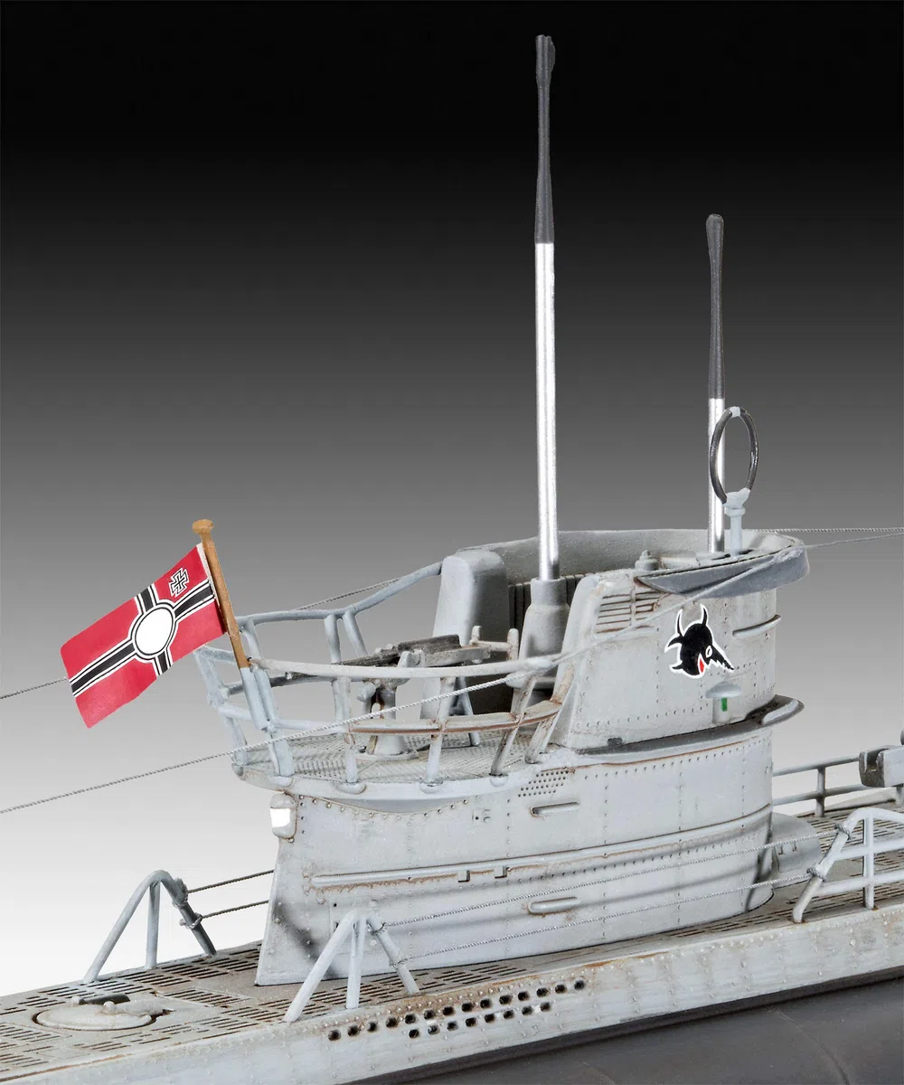 Revell - 05675 Set de Regalo Set de películas Das Boot - 40 Aniversario, Escala 1:144, 46,5cm, Kit Modelo con Pinturas Base, Pegamento y brocha