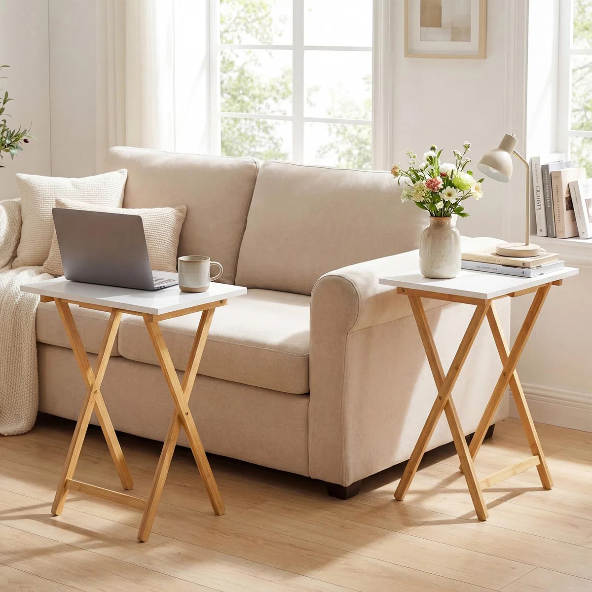 COSTWAY Juego de 2 Mesa Auxiliar Plegable de Bambú, Mesita Plegable para Sofá, 48 x 35 x 64 cm, Escritorio Pequeño Portátil para Espacios Pequeños, Cocina, Dormitorio y Salón, Blanco y Natural