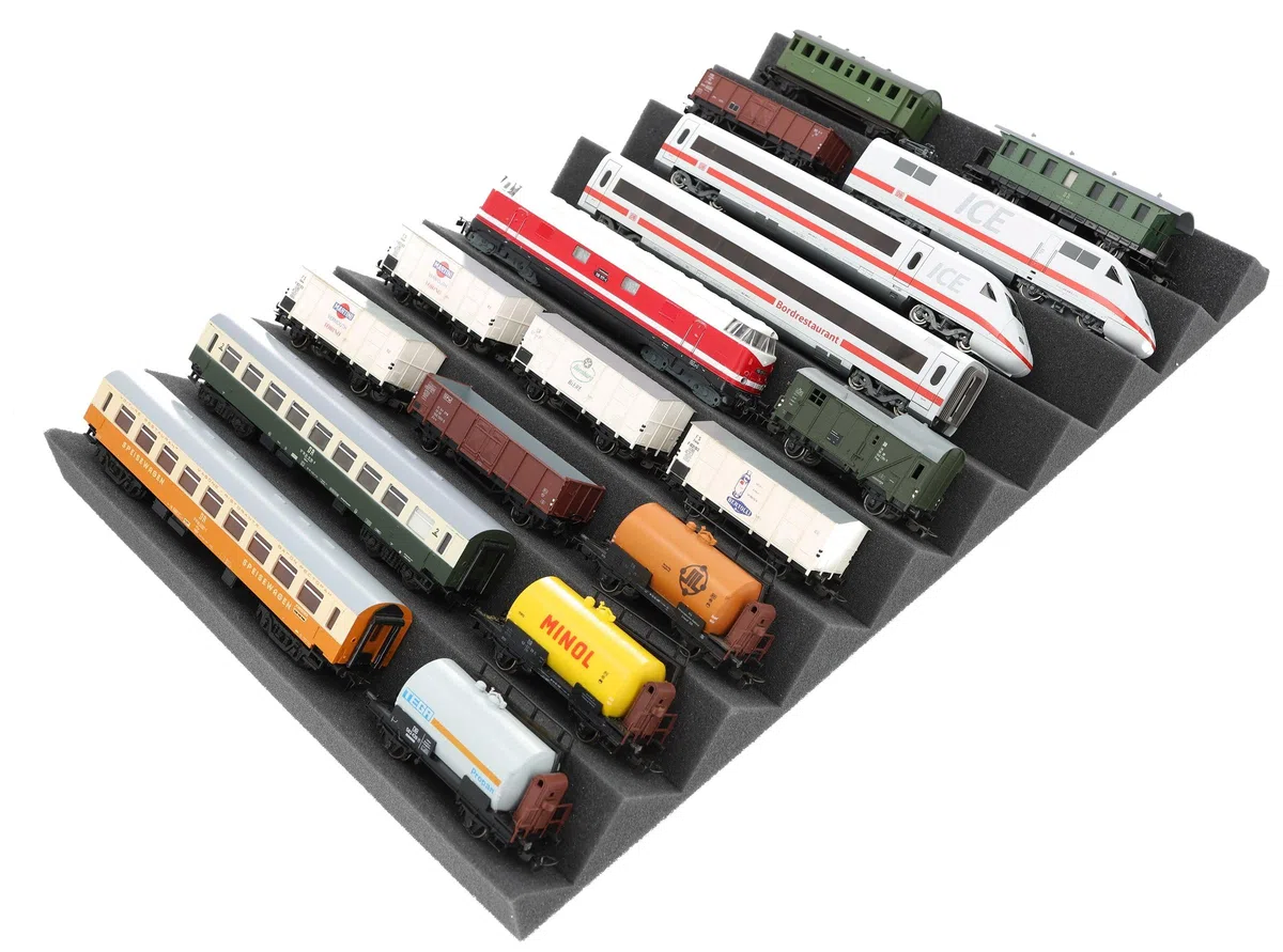 Feldherr EUMFJLA01 Zugliege - H0 Gauge - 9 compartments for Model Railway locomotives, Wagons and Vehicles, Amount:2 pcs.
