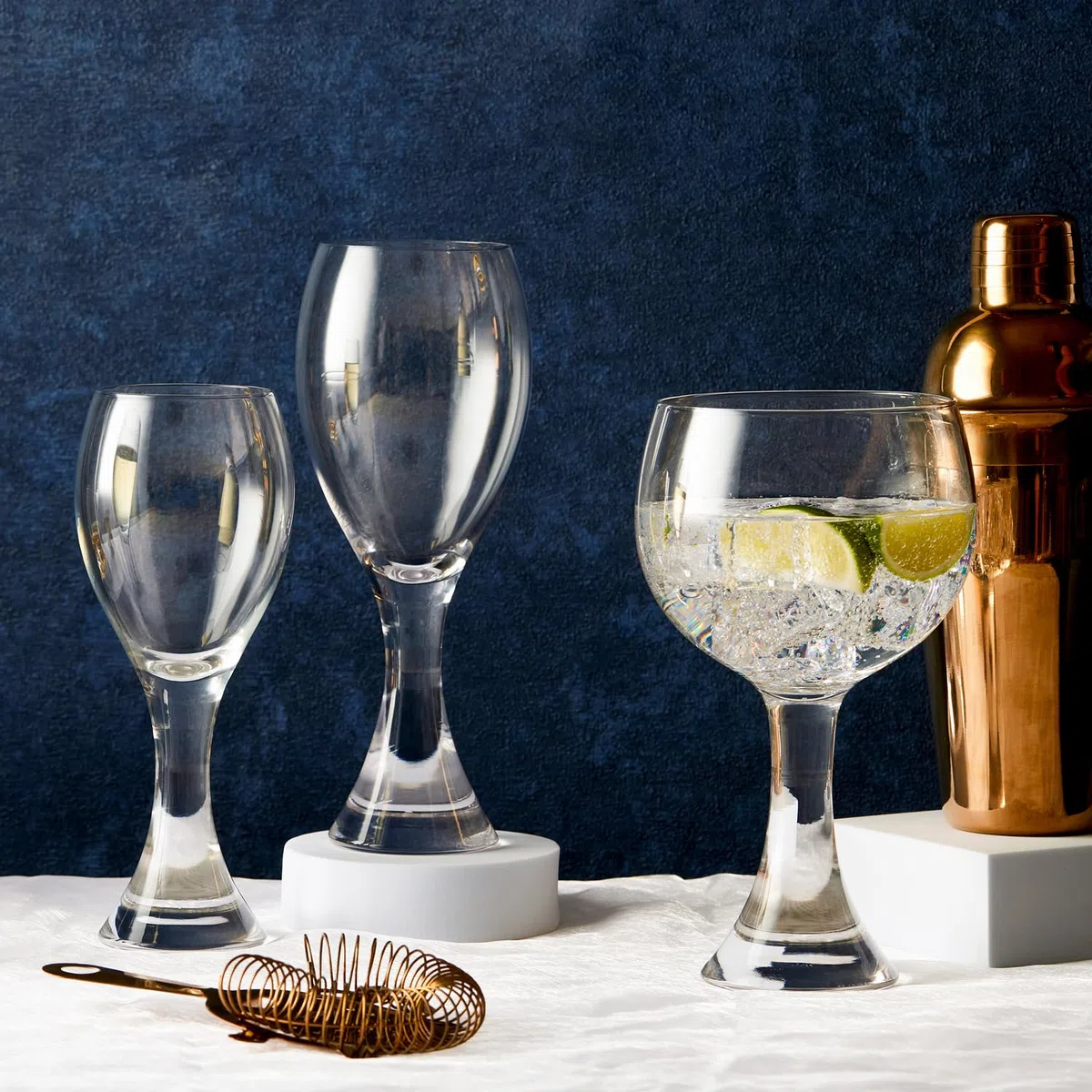 Copas de Ginebra Manhattan – Juego de 2 – Capacidad de 700ml por Copa – Hermoso Diseño Con un Tallo Grueso y Cáliz Grande, La Adición Perfecta para El Bar en Casa
