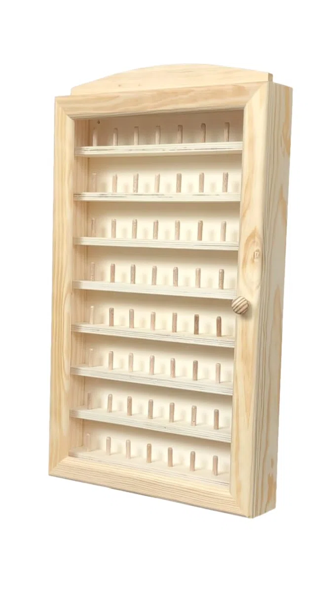 Vitrina Colecciones dedales Grande. para 64 dedales. Medidas (Ancho/Fondo/Alto): 30*6.5*54 cms. Medida Interior de Las baldas: Ancho: 28 cms, Fondo: 3 cms, Alto: 4,5 cms..