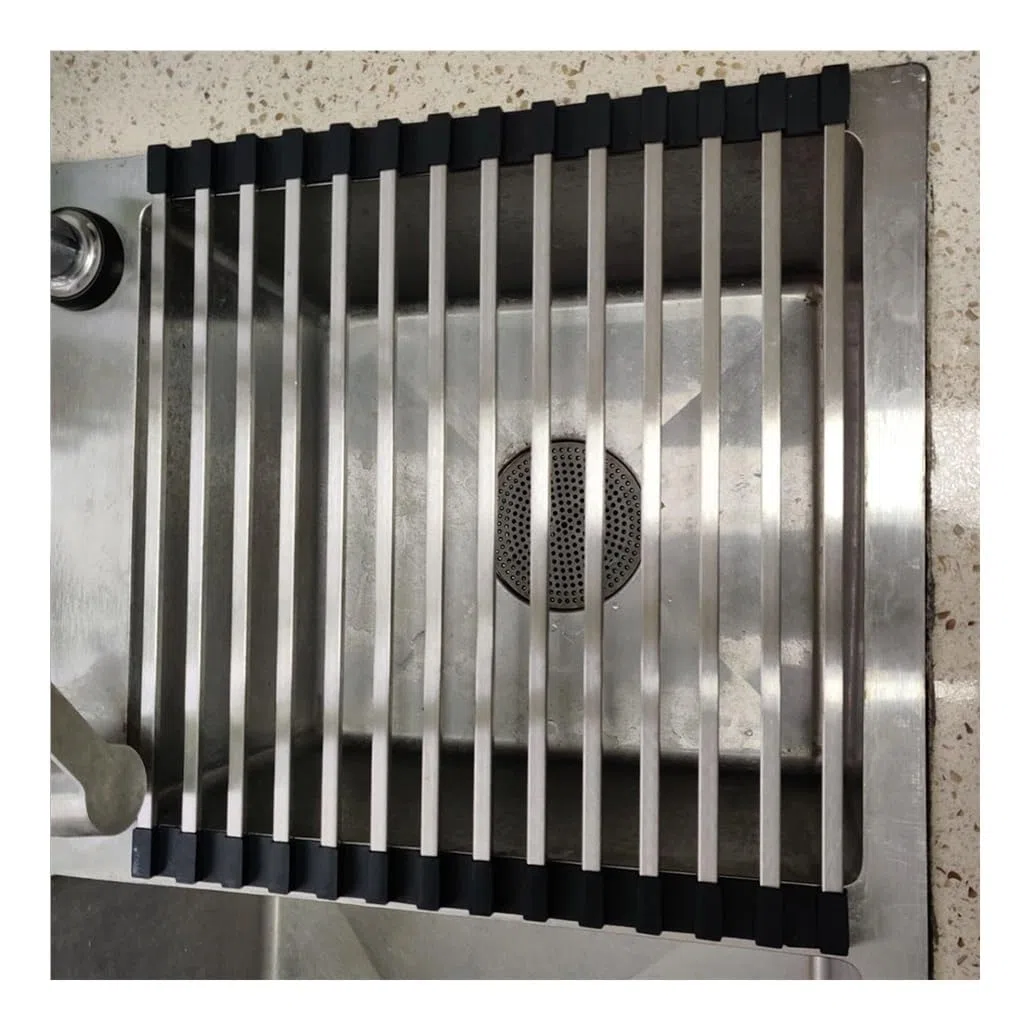 Escurridor plegable de acero inoxidable para fregadero de cocina, ajustable, 37-52 cm, diseño enrollable que ahorra espacio, color negro (40 x 48 cm)