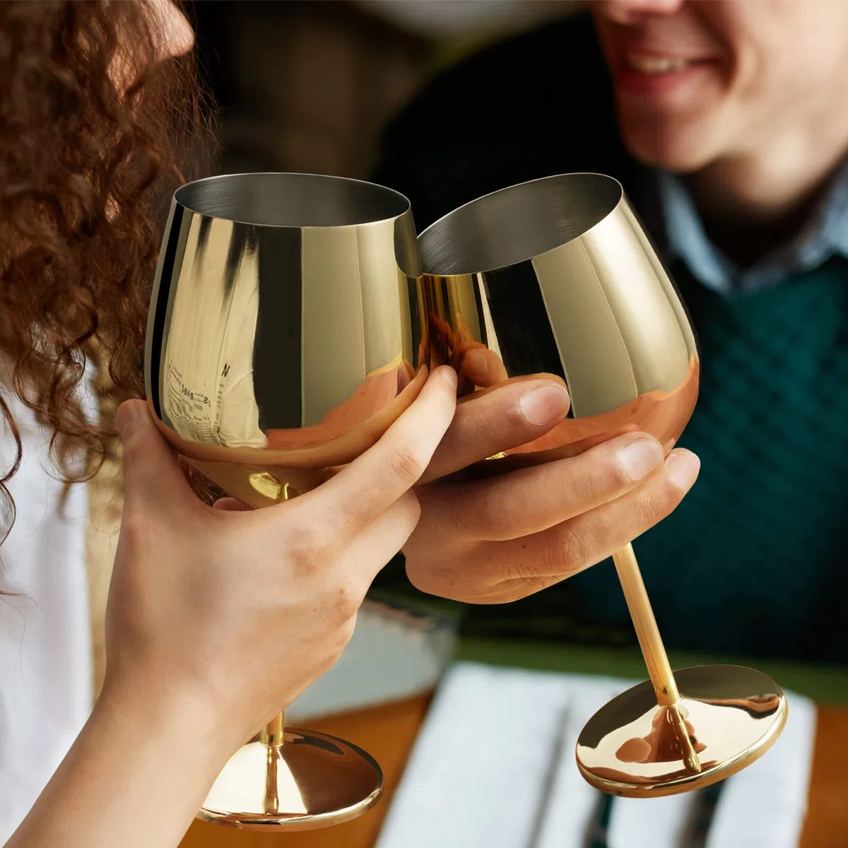 Lifecapido Juego de 8 copas de vino de acero inoxidable, copas de vino de acero inoxidable de 18 onzas, copas de vino de metal con tallo con cepillo para tazas para fiesta, oficina, boda, aniversario,