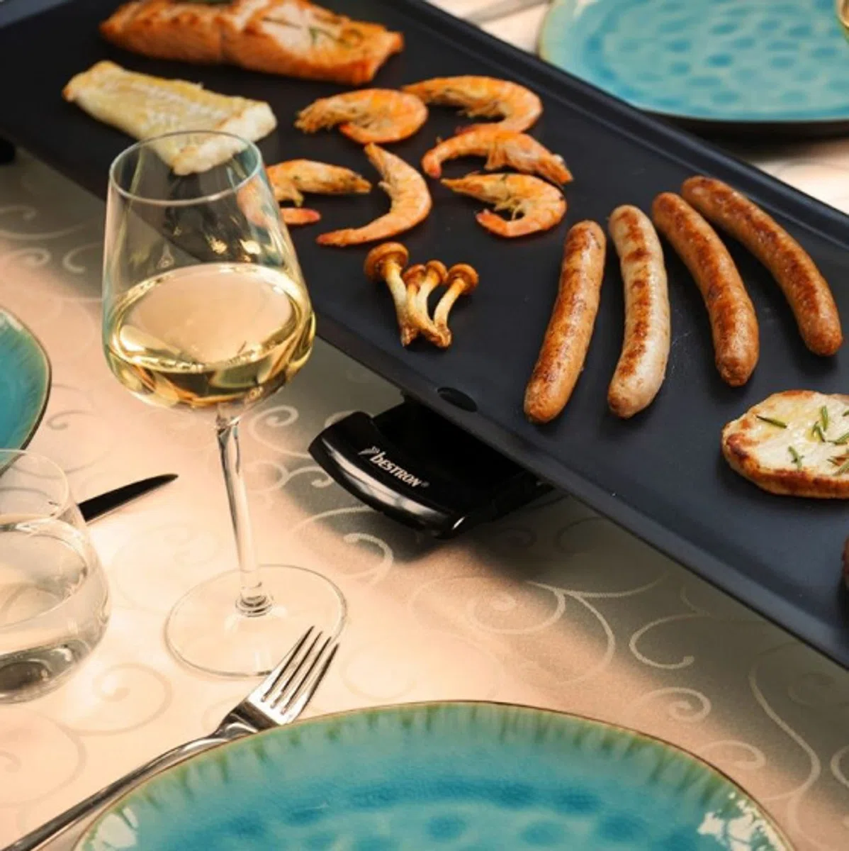 Bestron XXL Plancha electrica para cocinar, plancha cocina con revestimiento antiadherente, Parrilla eléctrica para hasta 8 personas, 1800 vatios, color: negro