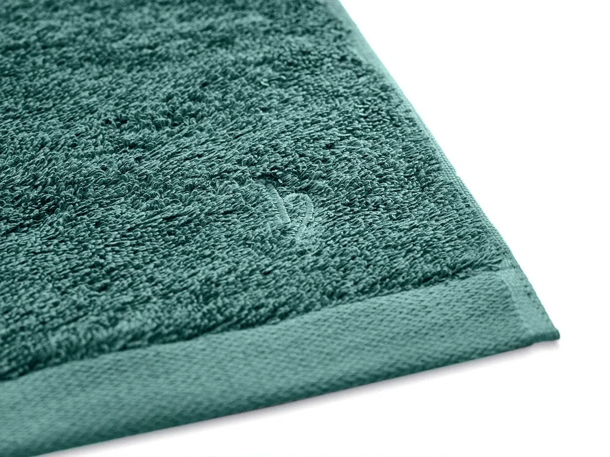 herzbach home Toallas Premium 50 x 100 cm Juego de 4 (Verde océano), Suave y húmedo; Toallas absorbentes de la Mejor algodón | Extra suave y absorbente, duradero y fácil de limpiar, con colgador, gramaje de 550 g/m², fabricado en porugal