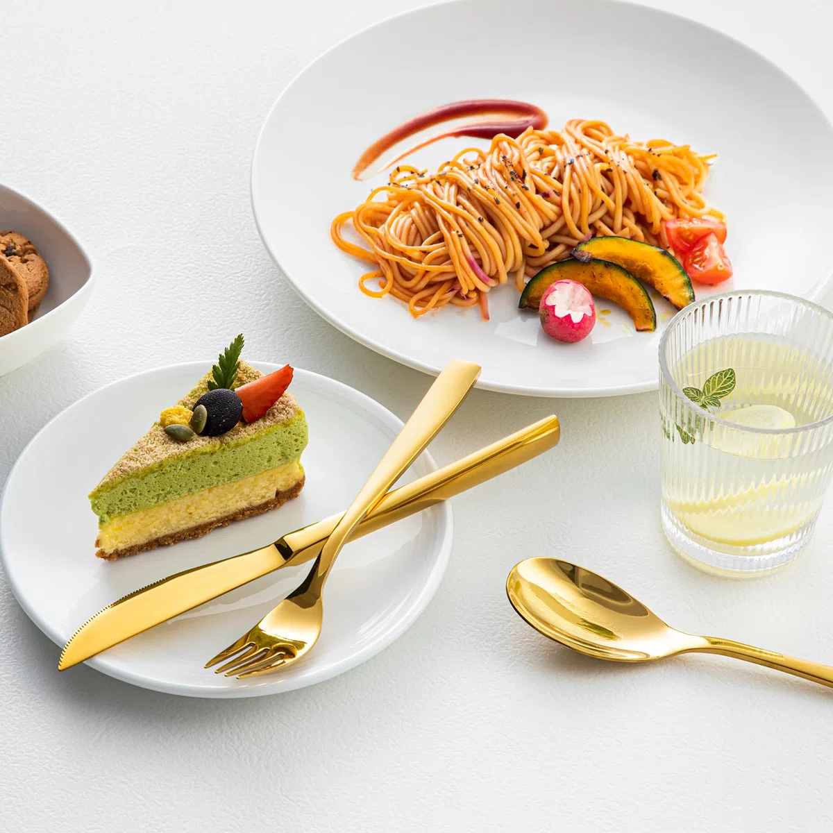 Vancasso - Cubiertos de mesa para 6 personas, 24 piezas, de acero inoxidable, incluye 1 cuchillo, 1 tenedor, 2 cucharas, para la familia, el restaurante, oro