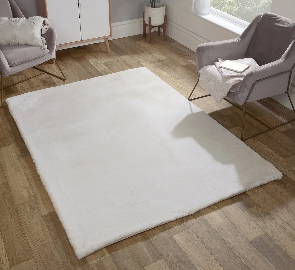 Luxe - Alfombra de piel sintética súper suave y esponjosa en color plateado, rosa rubor, marfil, carbón, beige, rojo y natural (120 x 170 cm)