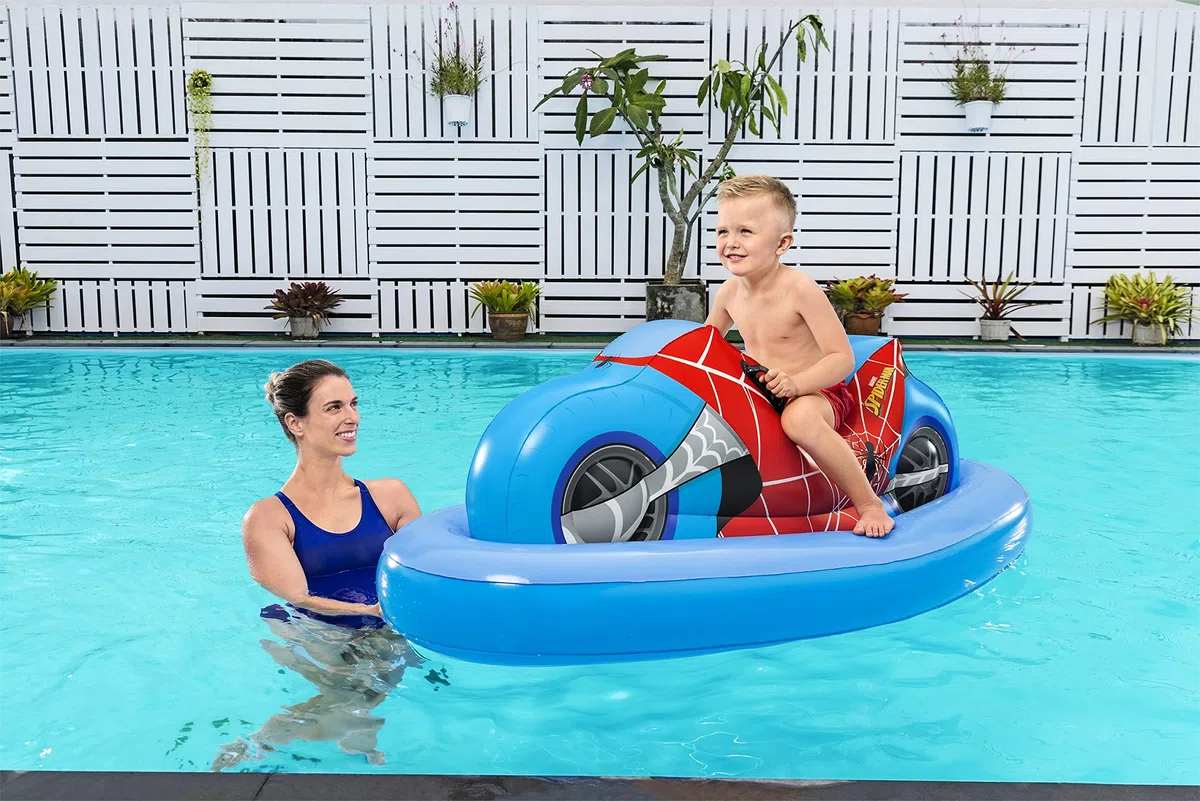 67" x 33"/1.70m x 84cm Ride-On