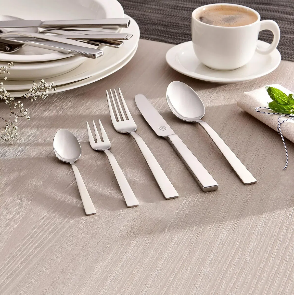 Zwilling - 60 cubiertos King - Polis