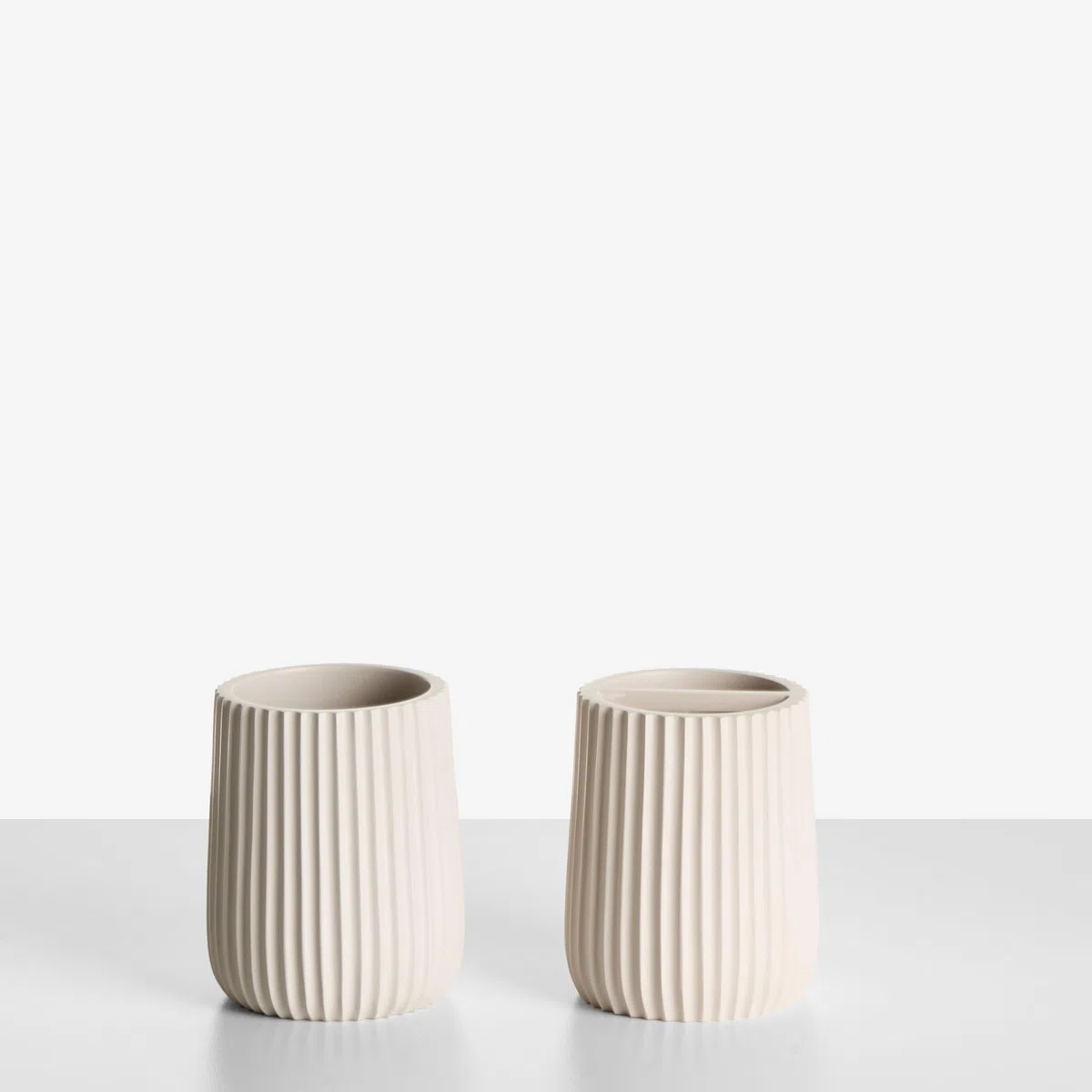 Conjunto de 5 Accesorios de baño jabonera dispensador de jabón escobilla de Inodoro Vaso Soporte para cepillos de Dientes Beige Pozuzo