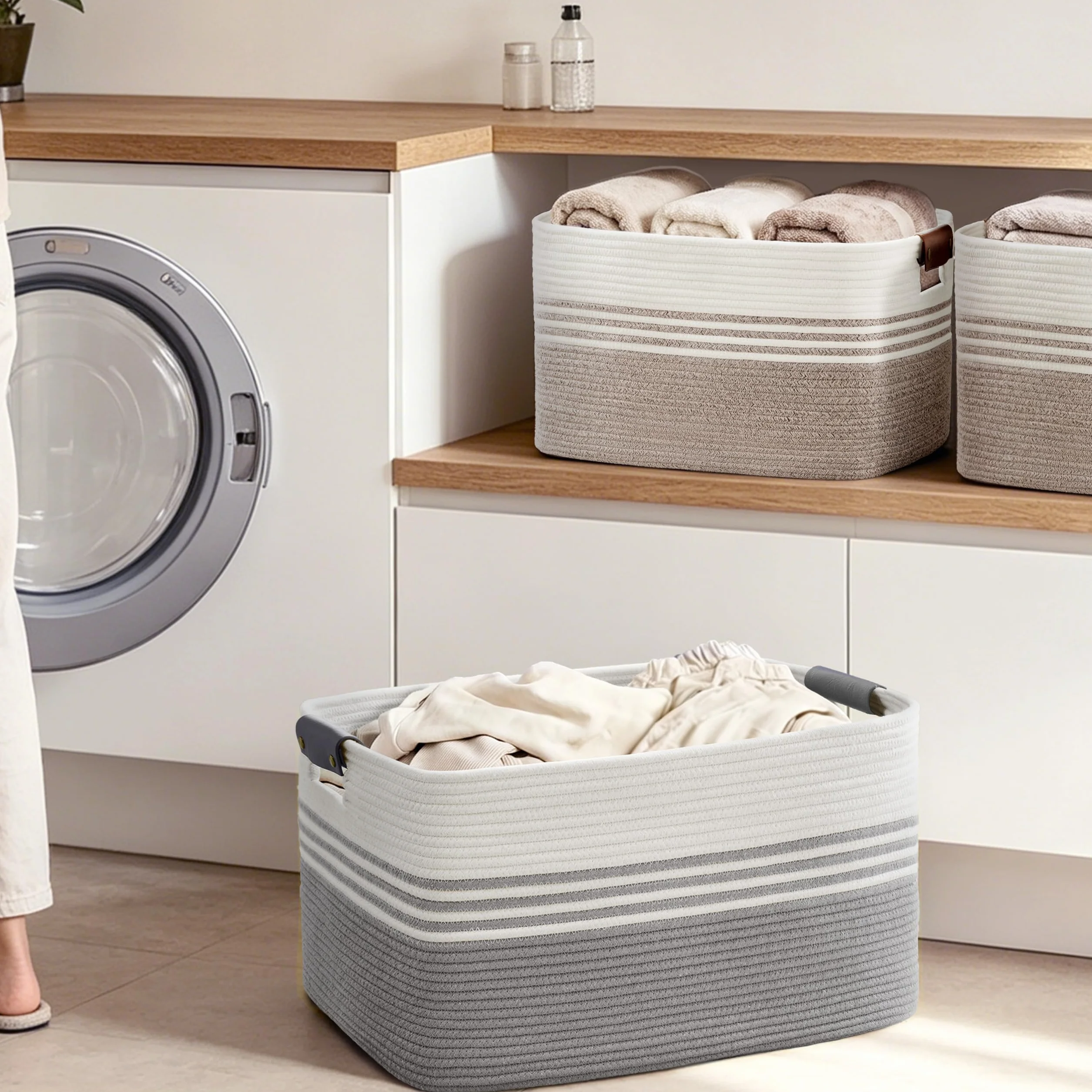 Cesto grande para ropa trenzado en cuerda de algodón, 86L, recipiente con asas de cuero, para mantas, ropa, juguetes, de lavandería para habitación infantil o salón, 60x40x36 cm, blanco y gris