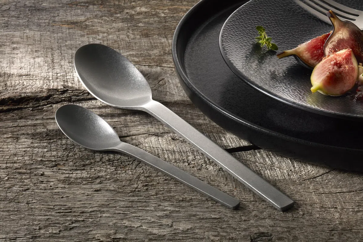 ZWILLING Cubertería de 68 piezas para 12 personas, acero inoxidable 18/10, diseño vintage, martillado, apto para lavavajillas