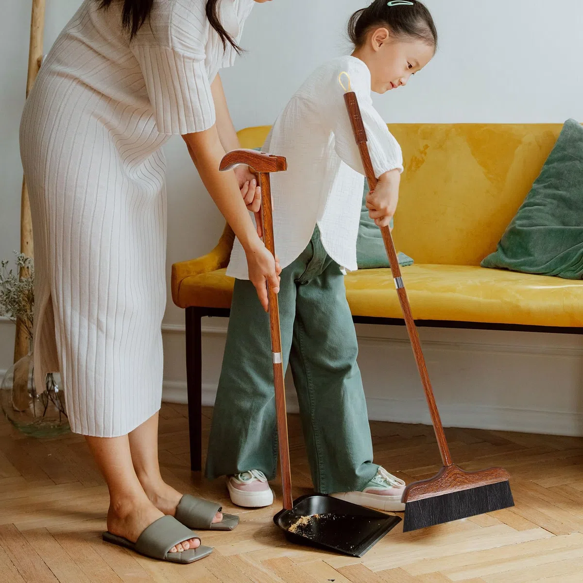 Recogedor con Mango Largo de Madera y Cerdas de Crin para Limpieza | Recogedor con Mango Largo, Diseño de Mango Largo, Recogedor, para Limpieza de Exteriores y Salones