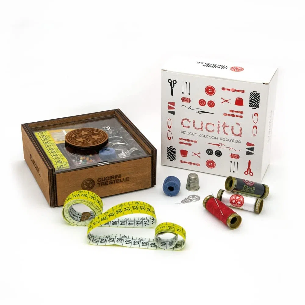 Kit de costura de madera, accesorios de costura con alfileres y agujas, hilo de coser, 6 colores, trenzas para zurcir, ganchos y lana, centímetro de sastre, ovillos para zurcir, tijeras