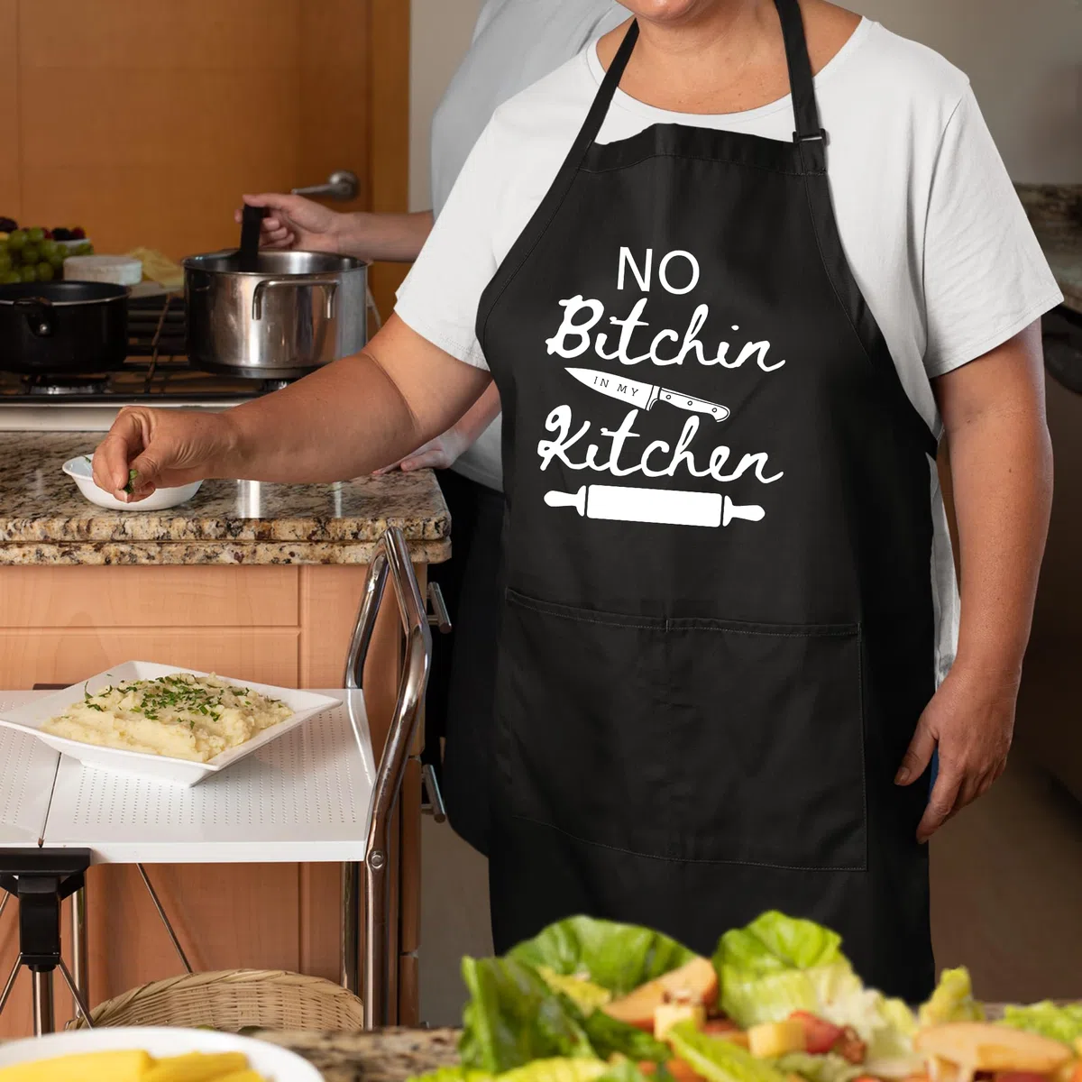 Delantales con texto en inglés "No Bitchin In My Kitchen" para mujer, divertido delantal impreso, regalo para ella, delantal de chef, delantal de cocina, delantal de barbacoa, regalo para mamá, Negro,