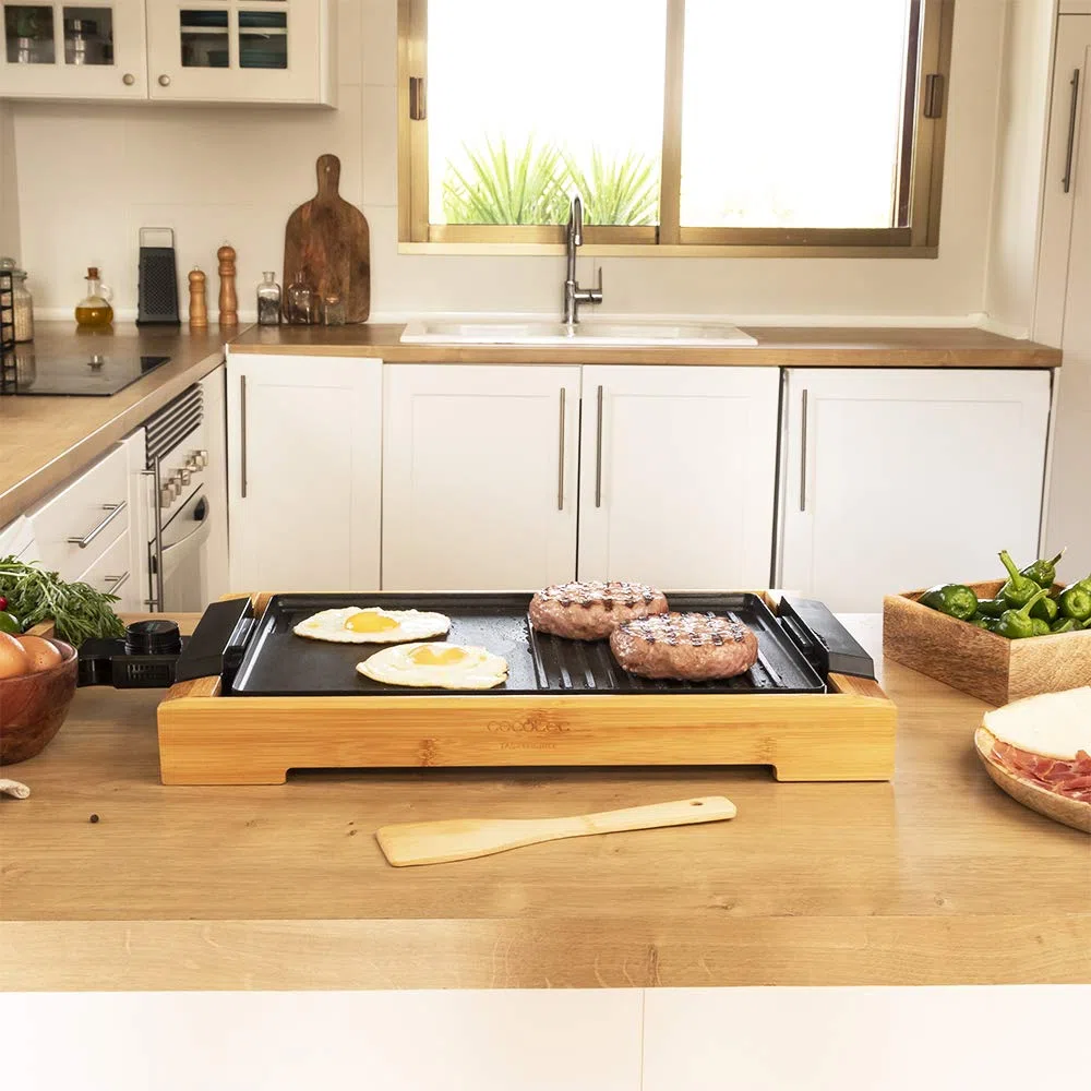 Cecotec Plancha de asar Eléctrica Tasty/Grill 2000, Acabados en acero inoxidable, Termostato regulable, Revestimiento RockStone, Apta para lavavajillas, Bambu, Bamboo Black, Potencia 2000 W
