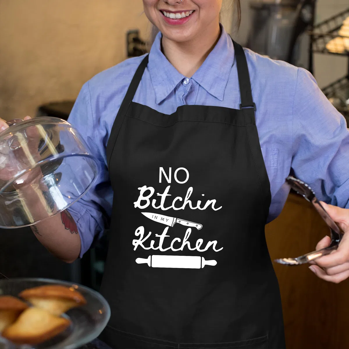 Delantales con texto en inglés "No Bitchin In My Kitchen" para mujer, divertido delantal impreso, regalo para ella, delantal de chef, delantal de cocina, delantal de barbacoa, regalo para mamá, Negro,
