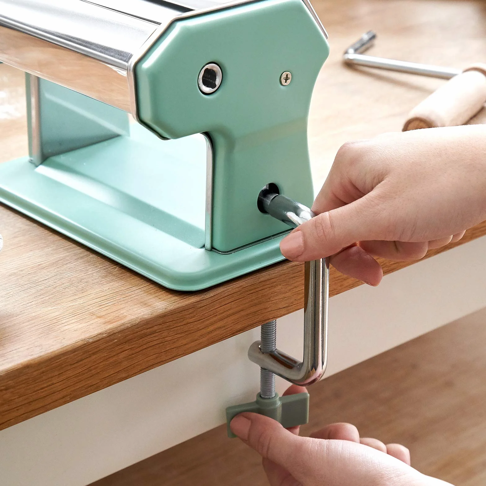 SPRINGLANE Máquina de fideos manual Nonna con Accesorio para linguine, Acero inoxidable, Máquina para hacer pasta, incluye secador de pasta y 3 accesorios para cortar espaguetis, lasaña, tallarines