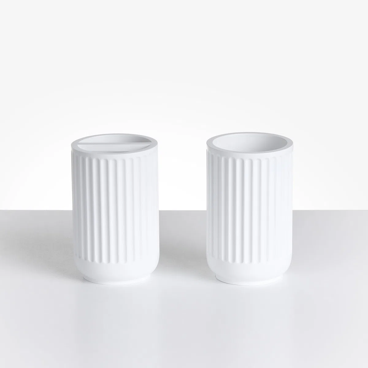 Conjunto de 5 Accesorios de baño jabonera dispensador de jabón escobilla de Inodoro Vaso Soporte para cepillos de Dientes Blanco Huarmey