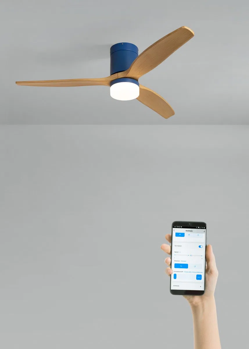 CREATE / WINDCALM M/Ventilador de techo ABS con luz azul cobalto efecto aspas madera clara con Wifi y mando / 40W, Temporizador, Ø132 cm, 3 temperaturas de luz, función verano-invierno