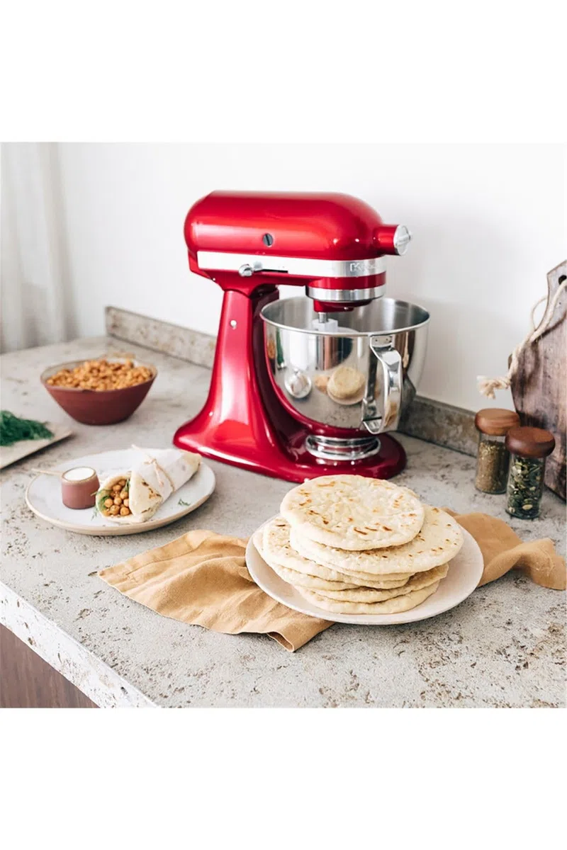KitchenAid Robot de cocina Artisan – Procesador de alimentos basculante – Máquina amasadora con 2 cuencos y 3 accesorios de acero inoxidable – 4,8 L – Rojo manzana
