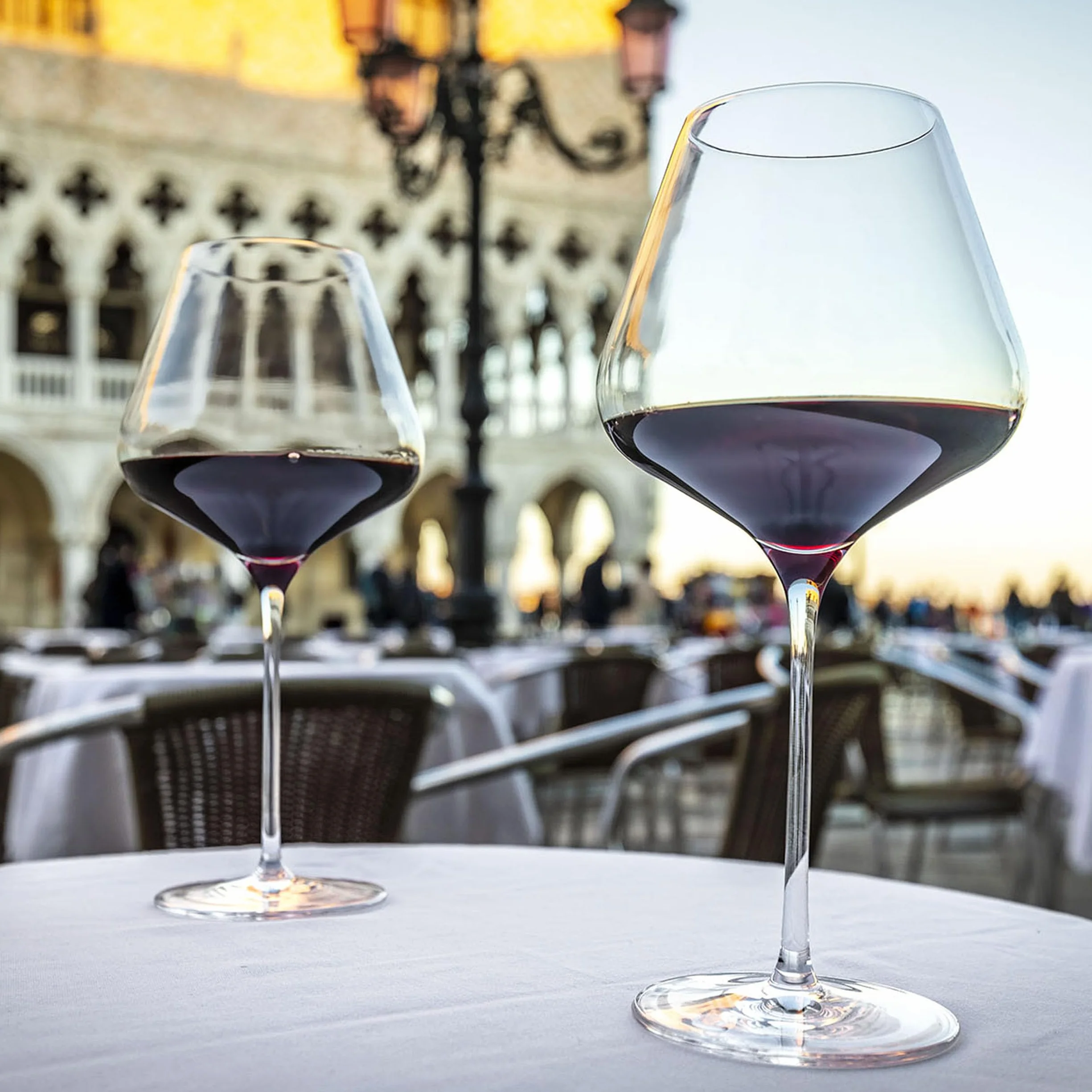 Stölzle Lausitz Copas de Vino de Borgoña Quatrophil Set de 6, 710 ml – Copas de Vino Tino para Borgoña y Pinot Noir – Copas para una Óptima Liberación de Aroma – Resistentes a Lavavajillas y Golpes