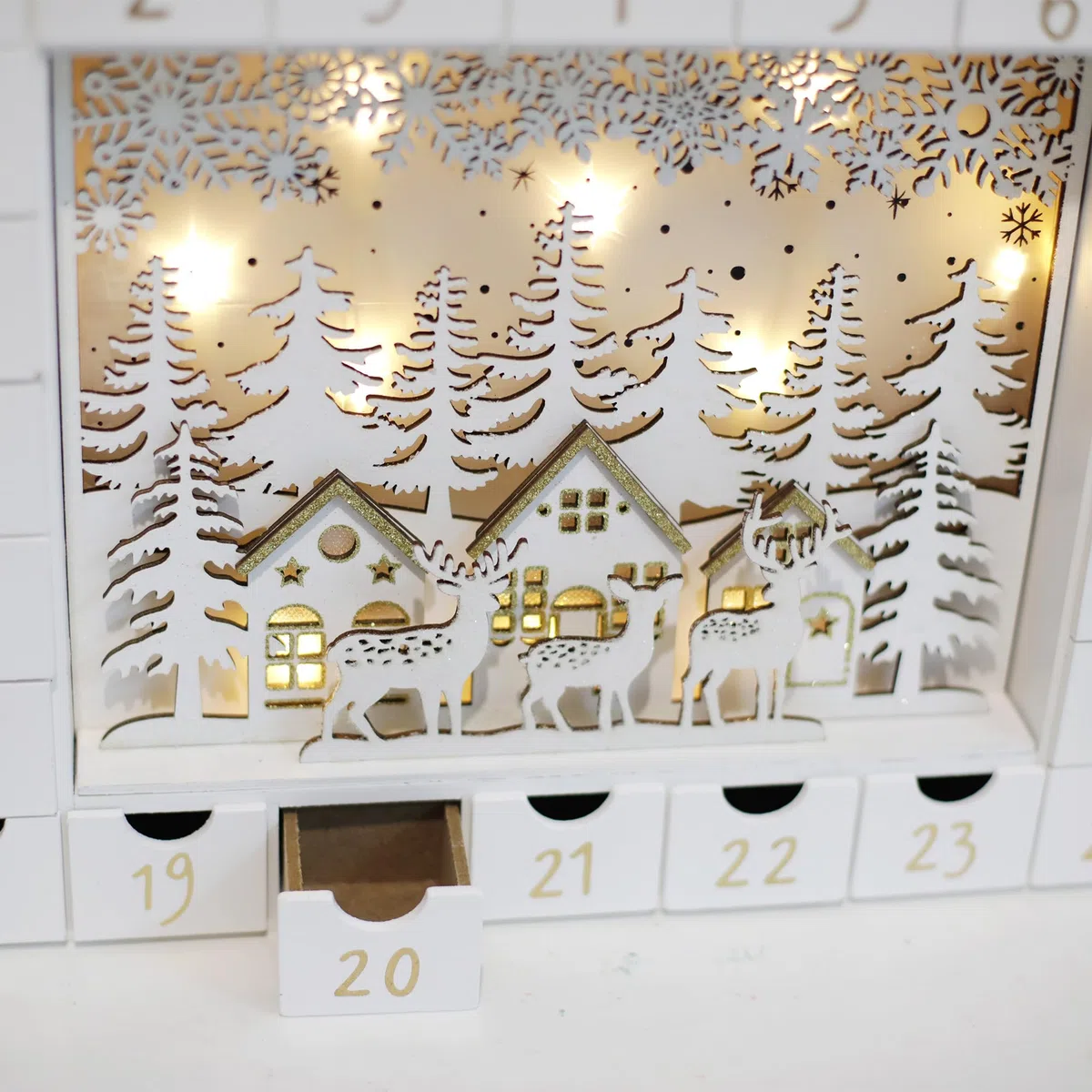 Calendario de Adviento de madera de polietileno con 24 cajones para llenar pequeños regalos, escena de Navidad con luces LED, cuenta regresiva para decoración de mesa de Navidad para adultos y niños,