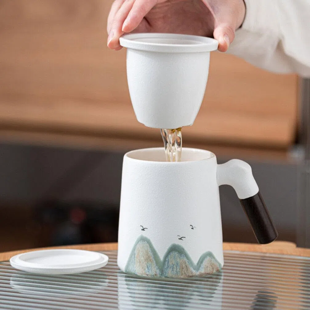 Taza de Cerámica con Infusor y Tapa para Infusiones de Té, Diseño Ligero y Mango de Madera, Adecuada para Uso en Escritorio y Aficionados al Té