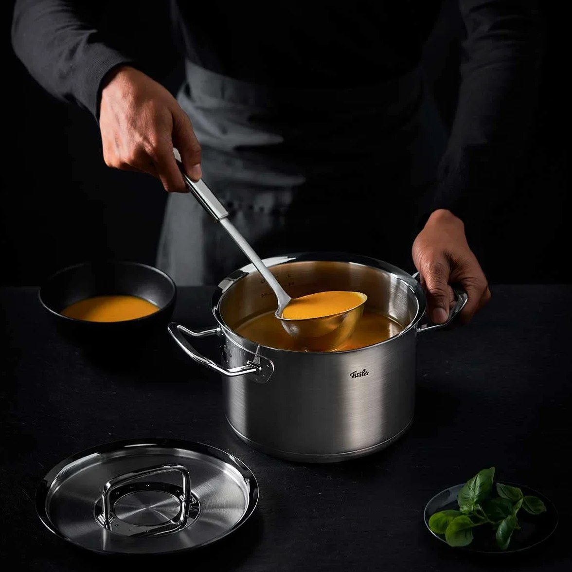 Fissler Juego de 5 cacerolas de acero inoxidable, incluye tapa de metal y cuidado de acero inoxidable, para inducción [Exclusive to Amazon]