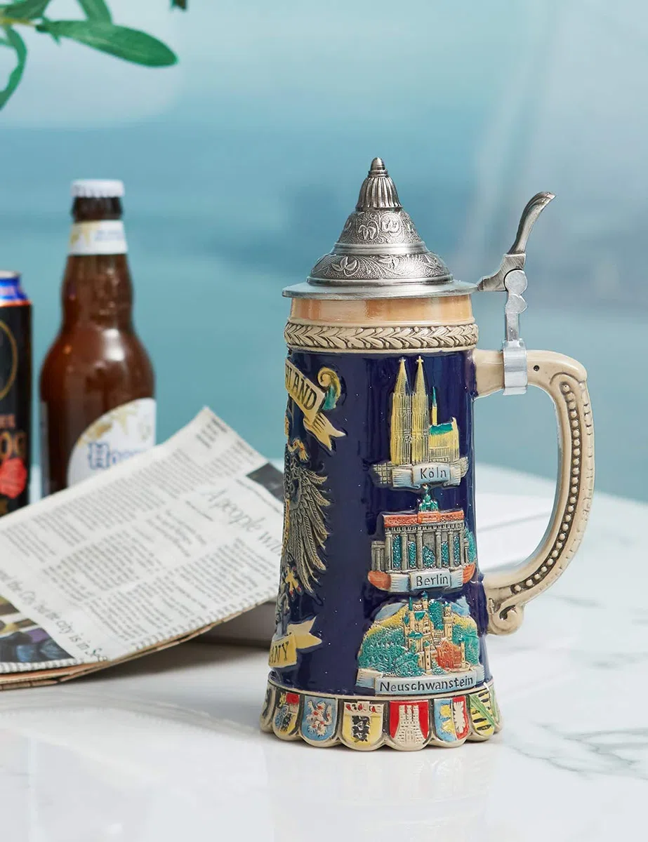 HAUCOZE Jarra de Cerveza Alemana Vikinga Bavaria,Taza con Tapa, Regalo de Oktoberfest y Cumpleaños para Hombres Padre Esposo 0,6 Litros