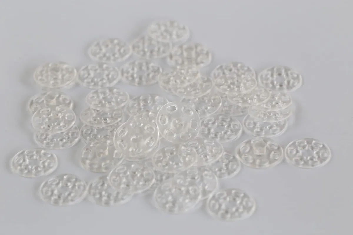 GANSSIA Botones a presión de plástico de color transparente de 15 mm para coser camisas, prendas, paquete de 80 unidades