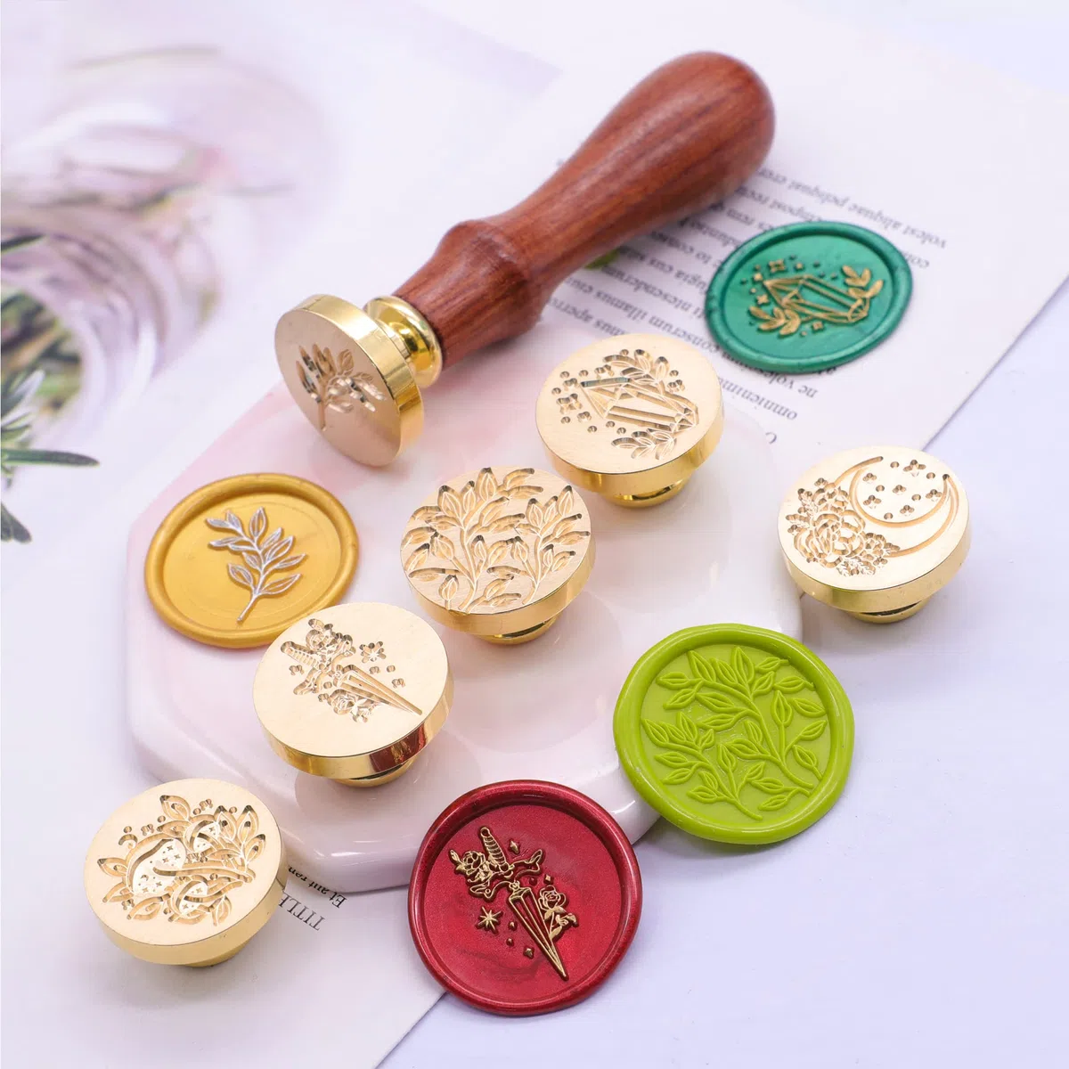 SWANGSA Juego de sellos de cera, 6 piezas vintage con patrón de plantas de flores y cabezas de sello de cera + 1 juego de sellos de sellado de mango de madera (conjunto botánico)