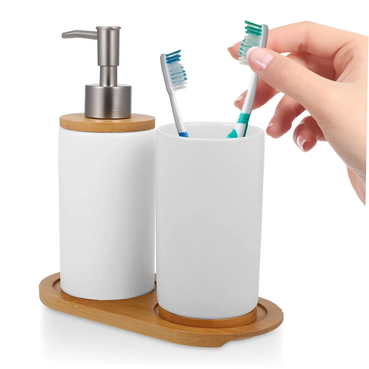Garneck Conjunto de Accesorios de Baño en Cerámica de Color Claro Dispensador Manual de Loción y Vaso para Cepillo de Dientes, Diseño Sencillo y Práctico para Baño Familiar