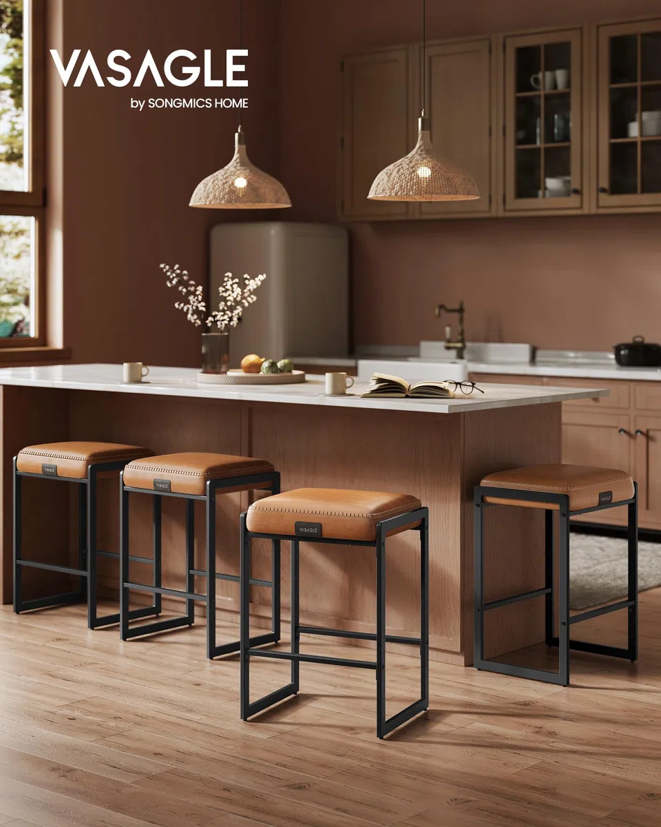 VASAGLE EKHO Colección - Juego de 2 Taburetes de Bar, Taburetes de Cocina, Cuero Sintético con Costuras, Moderno Siglo Medio, 66 cm de Alto, Bar Casa, Comedor, Fácil montaje, Marrón Caramelo LBC086K01
