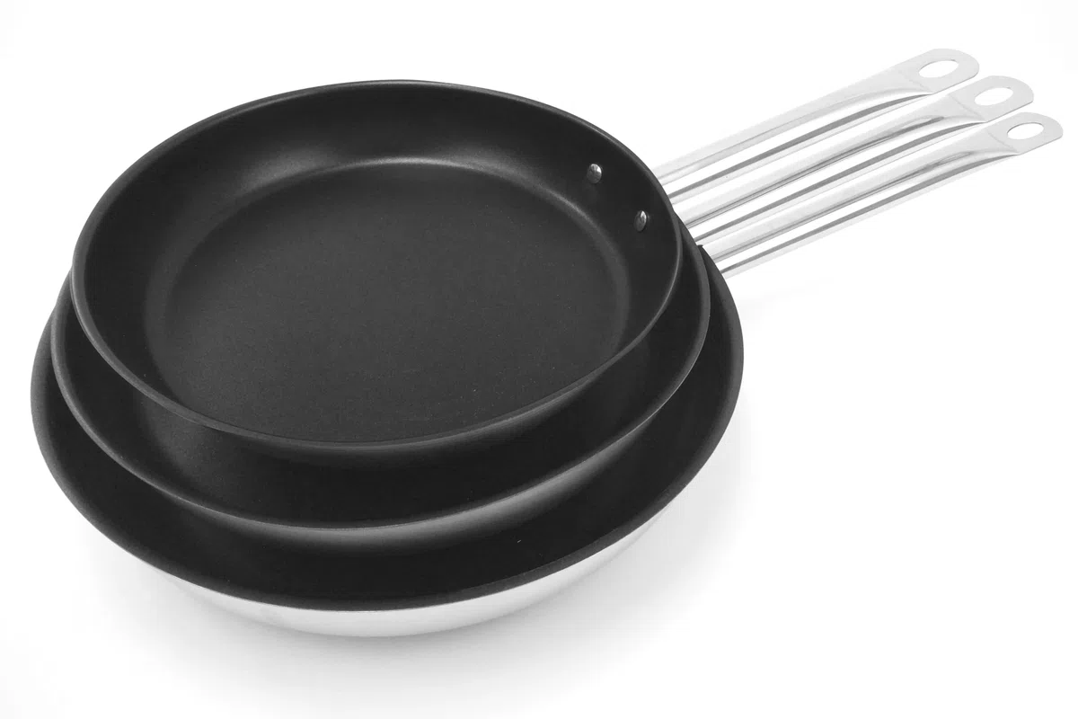 METRO Professional Set de 3 Sartenes Redondas, Acero Inoxidable, Ø 24/28 / 32 cm, Antiadherentes, APTAS para Inducción y Horno