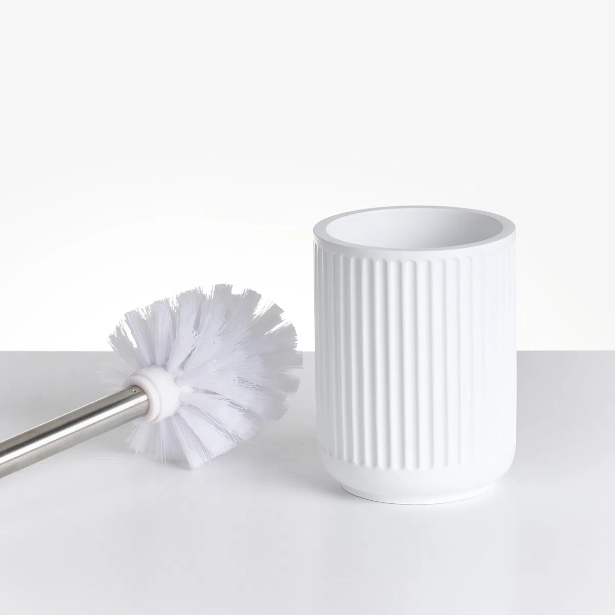 Conjunto de 5 Accesorios de baño jabonera dispensador de jabón escobilla de Inodoro Vaso Soporte para cepillos de Dientes Blanco Huarmey