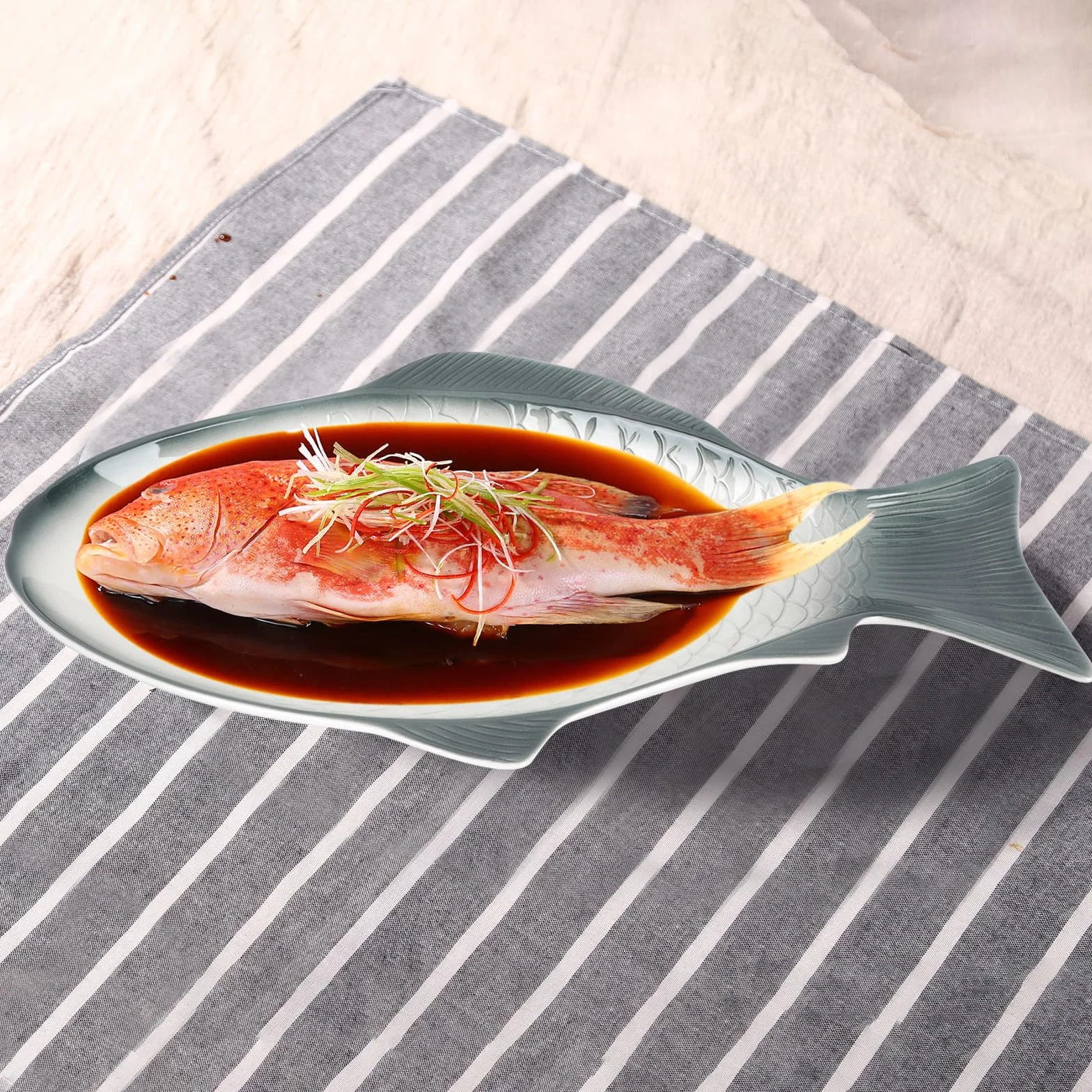 DOITOOL Plato de Pescado de Cerámica Forma Delicada, Bandeja Elegante para Servir Mariscos en Mesa Festiva, Diseño Atractivo y Funcional