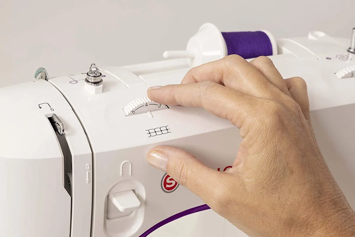 Singer M3505 - Máquina de Coser Portatil, Nuevo Modelo 2020, 34 Puntadas de Costura, útiles, elásticas, decorativas, Automática, Fácil de Usar